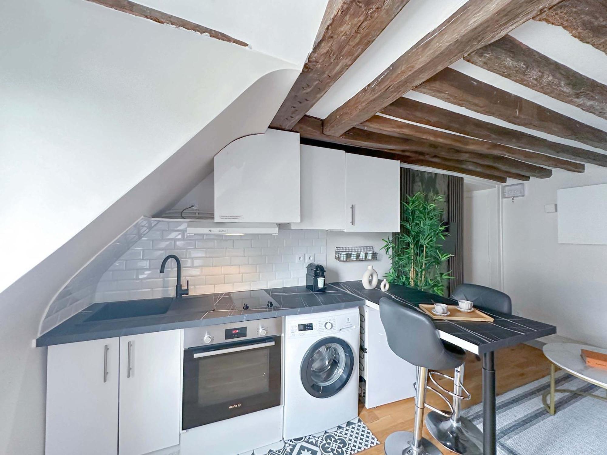 1612 B - In Pigalle Apartment Paris