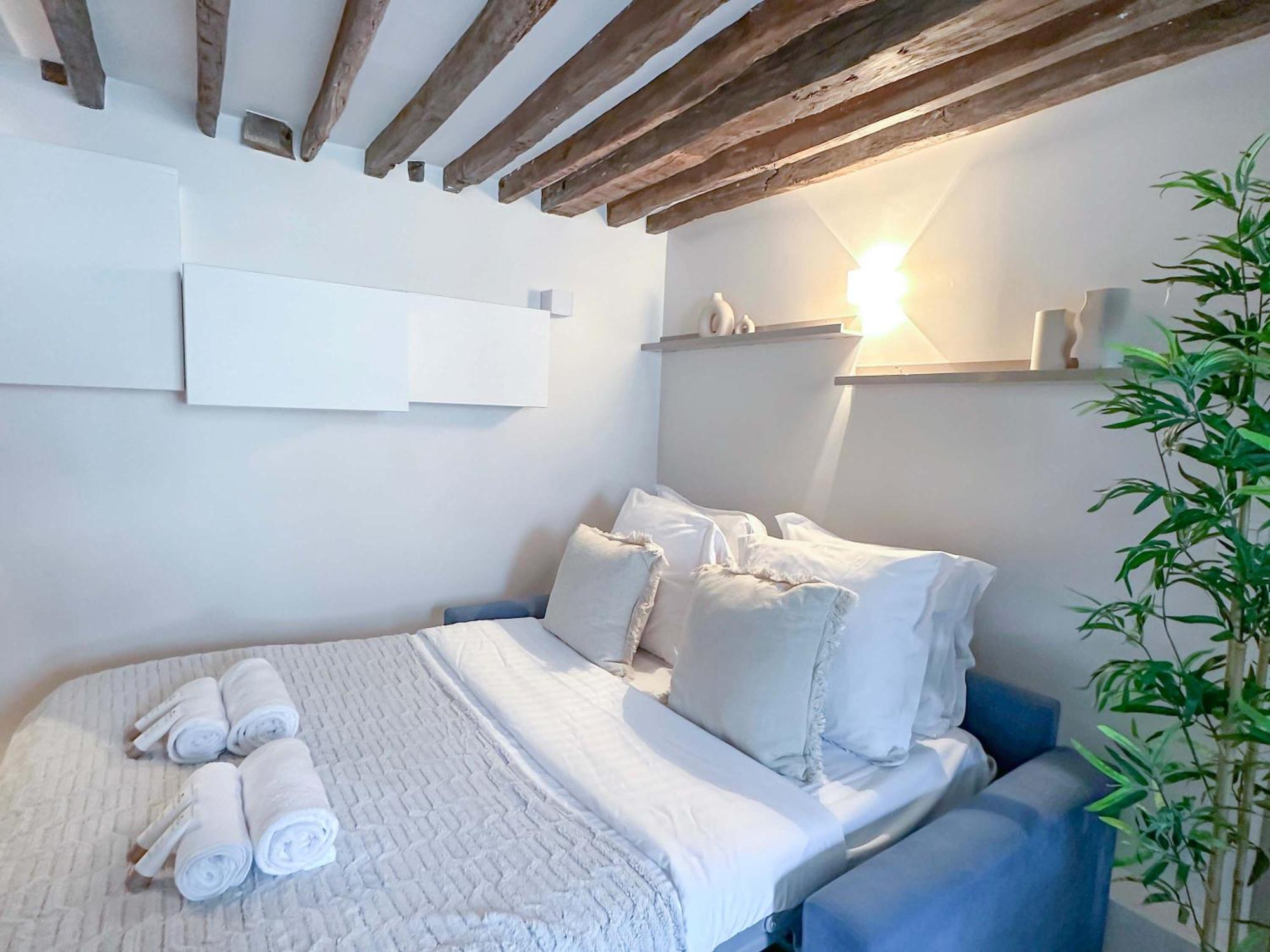 1612 B - In Pigalle Apartment